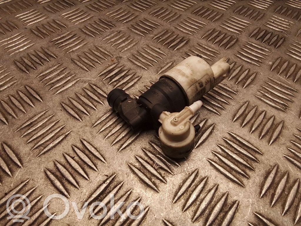 Peugeot 308 Windscreen/windshield washer pump 