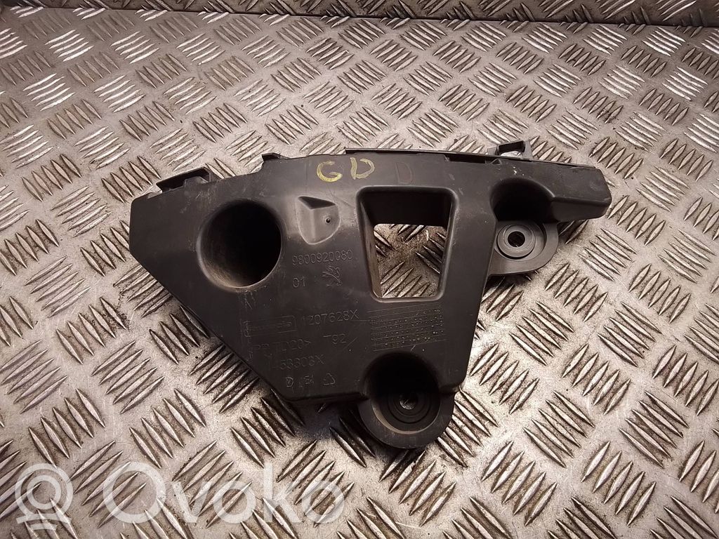 Peugeot 308 Soporte de montaje del parachoques trasero 