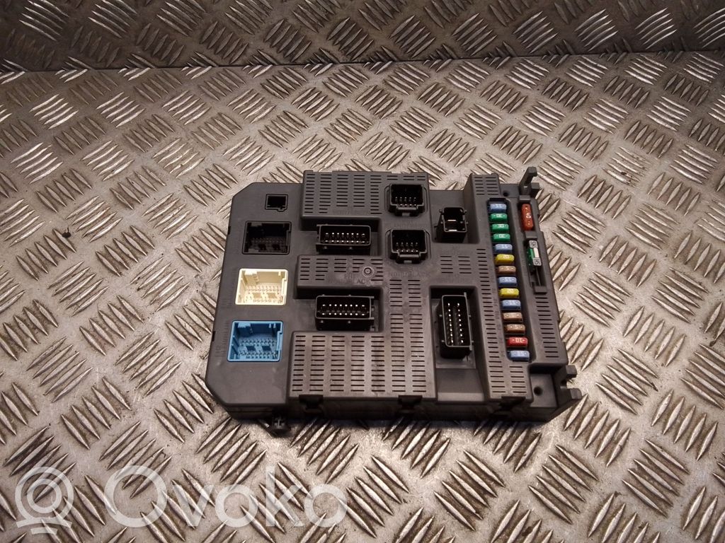 Peugeot 308 Fuse module 