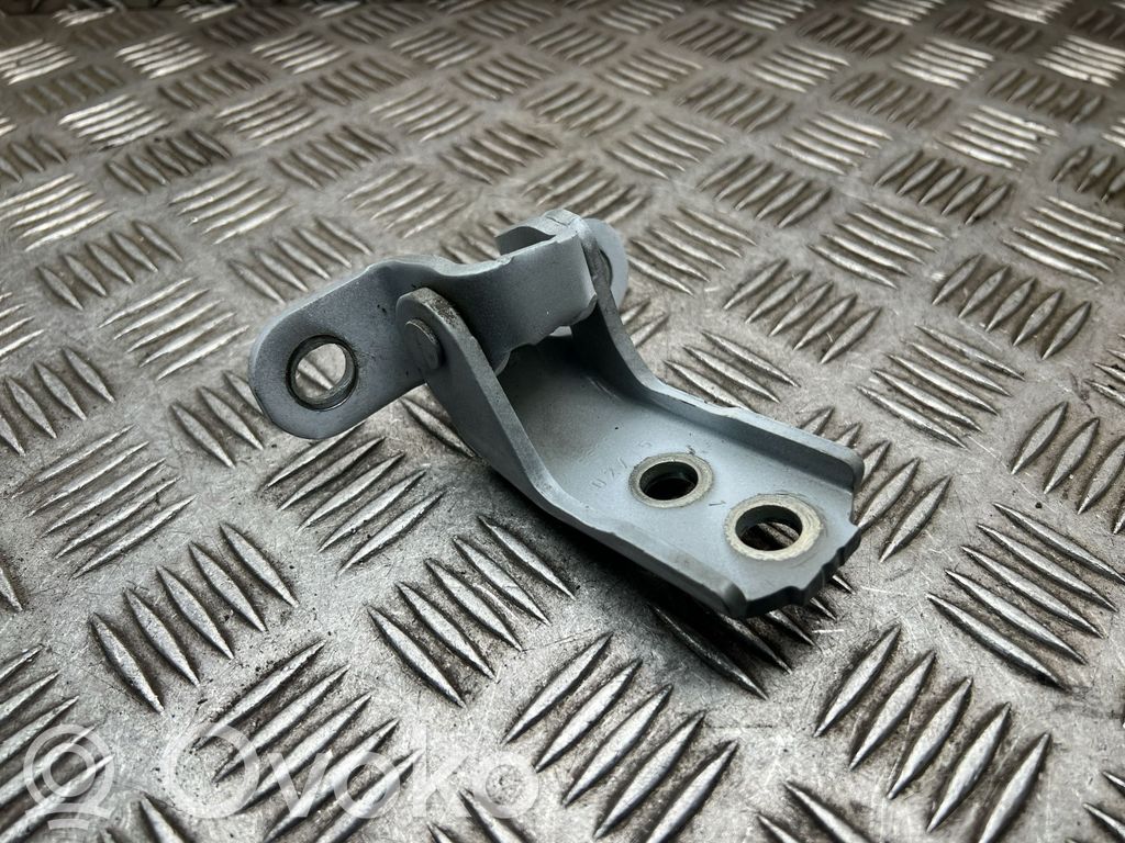 Toyota Auris E180 Etuoven alasarana 
