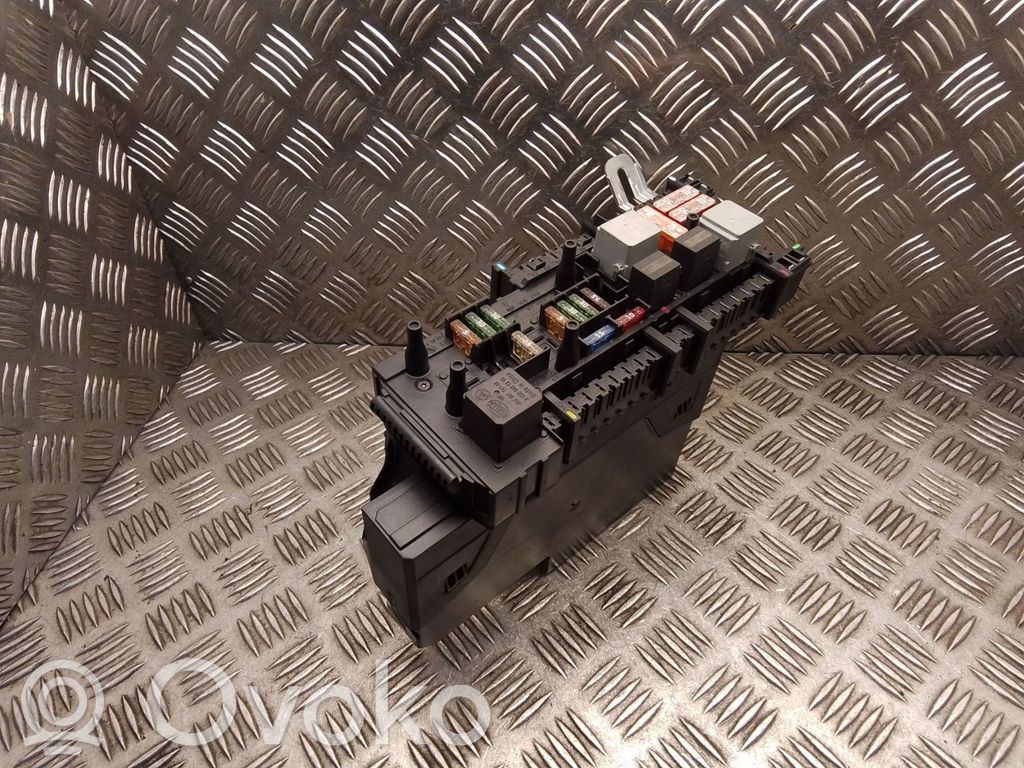 Mercedes-Benz E A207 Fuse module 