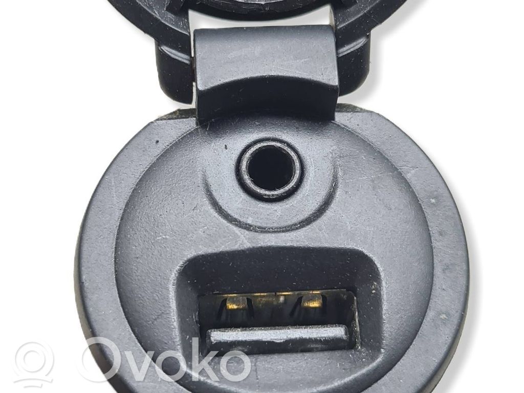 Citroen Berlingo Enchufe conector entrada auxiliar 