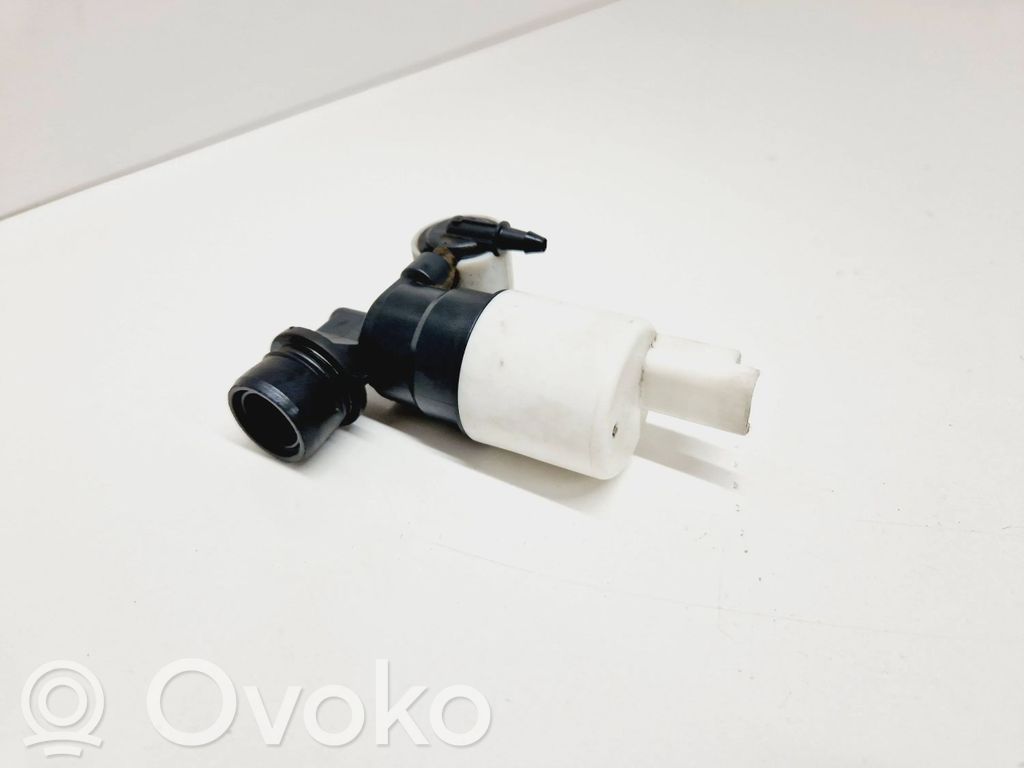 Peugeot 308 Windscreen/windshield washer pump 