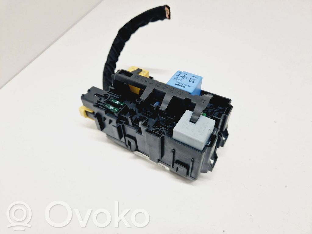 Peugeot 308 Fuse module 