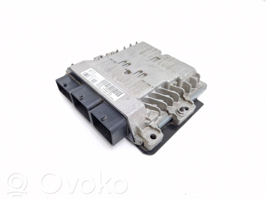 Peugeot 5008 Engine control unit/module 