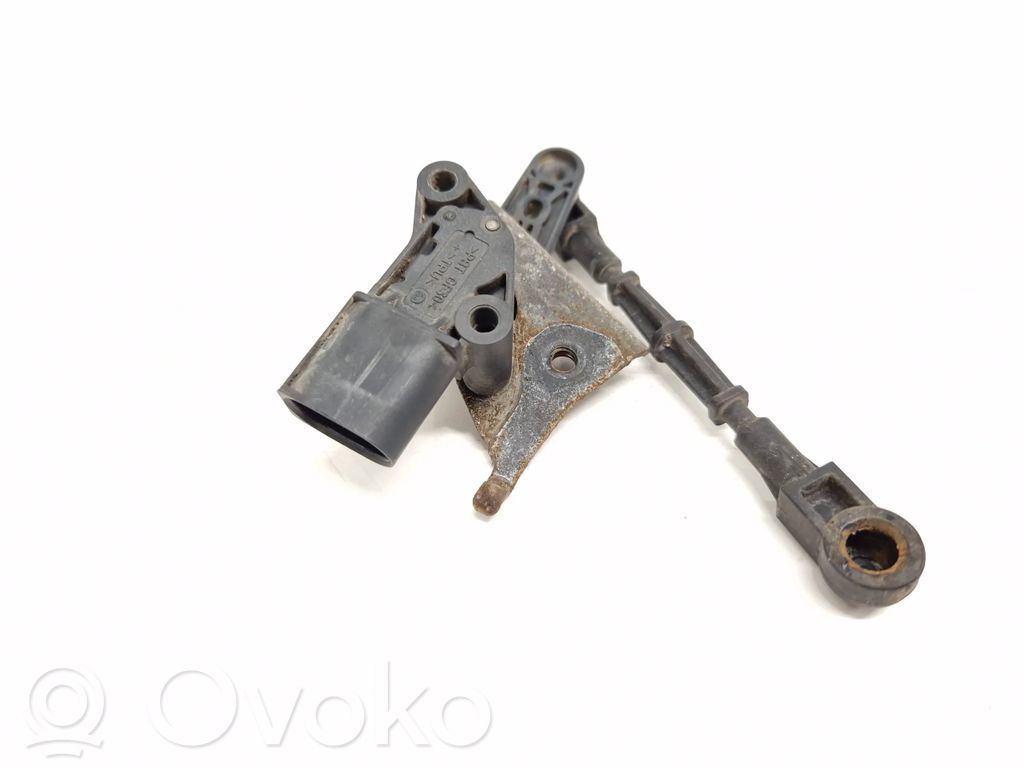 Audi A4 S4 B9 Aukščio daviklis (priek. žibintų) 