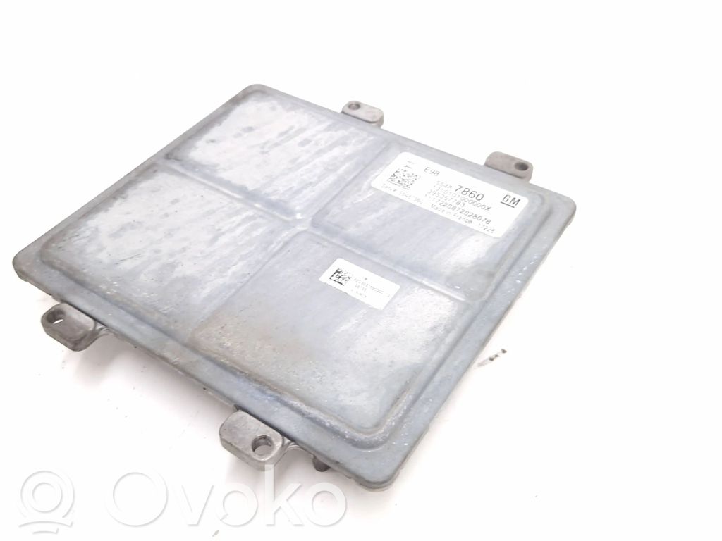 Opel Zafira C Engine control unit/module 