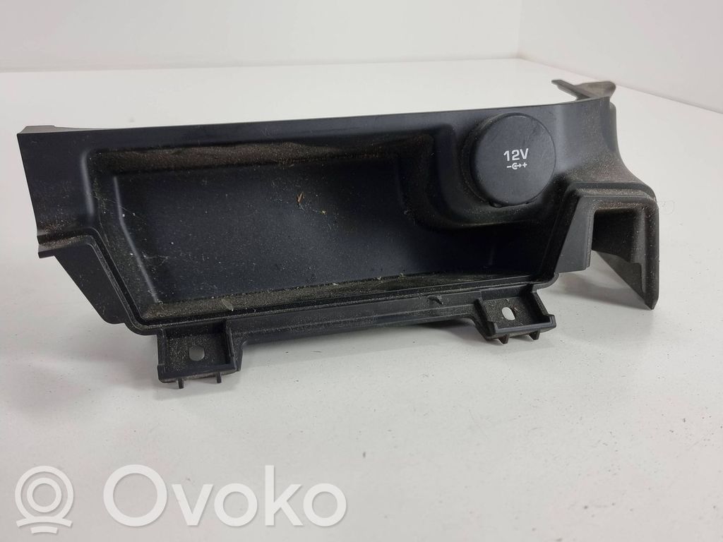 Jaguar E-Pace 12V Steckdose vorne 