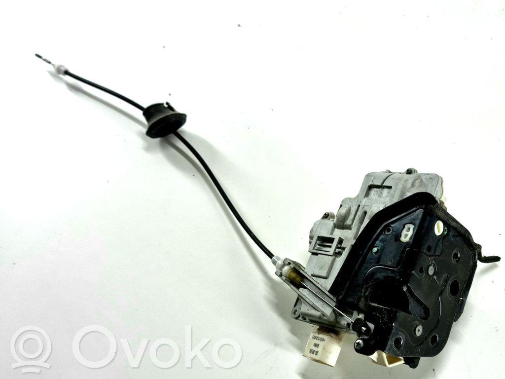 Audi A4 S4 B7 8E 8H Zamek drzwi przednich 