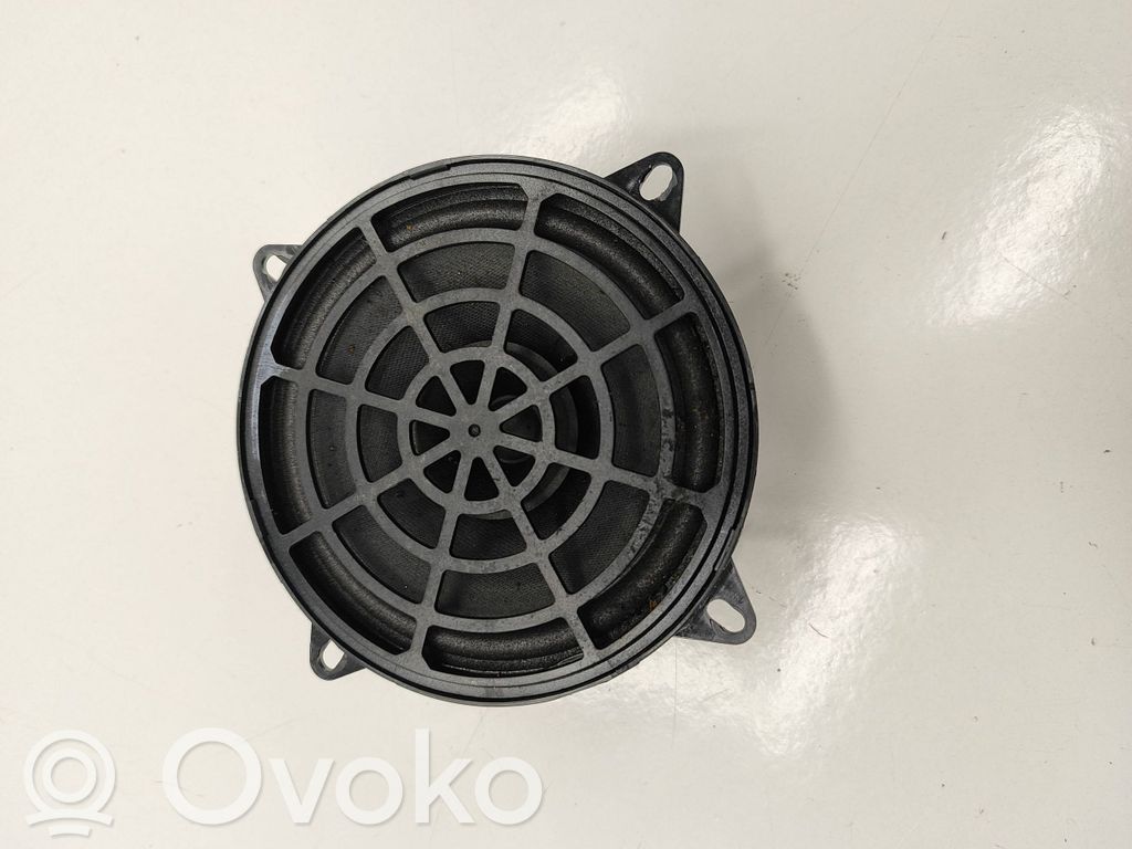Peugeot 5008 Enceinte de porte arrière 