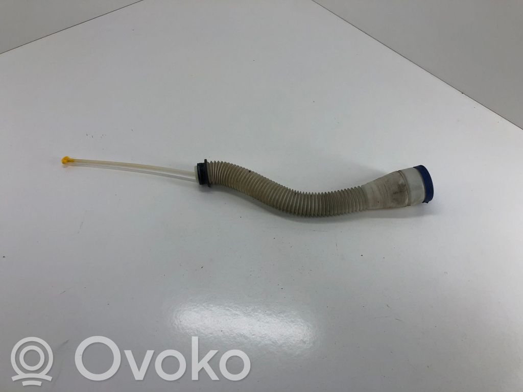 Rurka wlewu płynu do spryskiwaczy szyb   9637915780