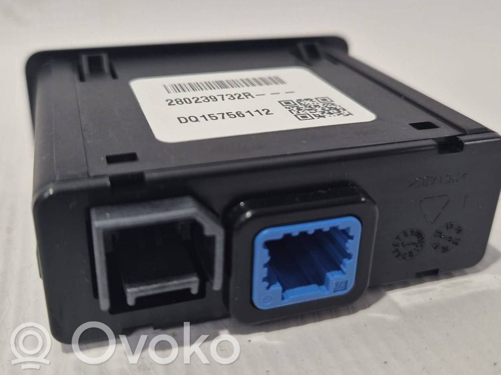 Renault Kadjar USB socket connector 