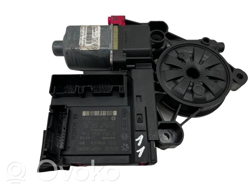 Volkswagen PASSAT B6 Silnik regulatora szyby drzwi przednich 