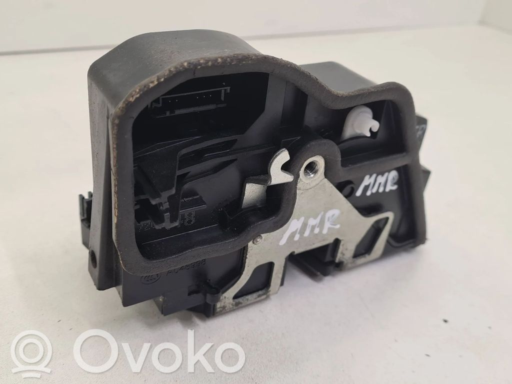 Rear door lock   7202148