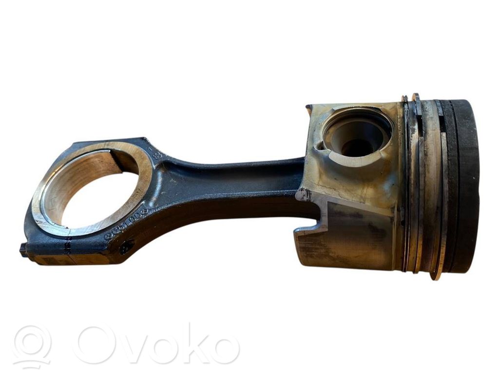 Tłok z korbowodem   A6510301117,A6510300020