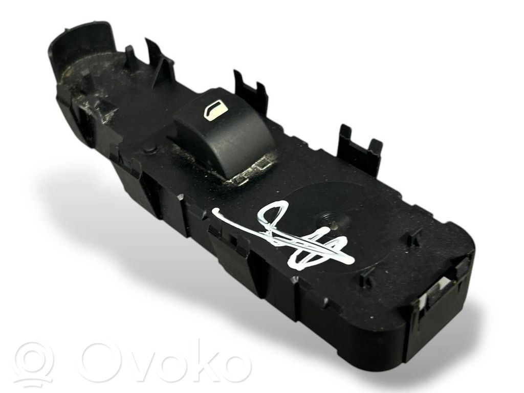 Peugeot 308 SW  Electric window control switch 
