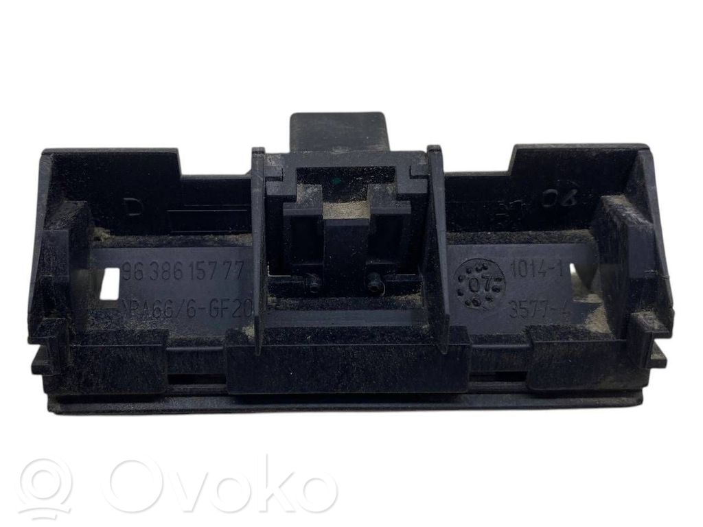 Uchwyt / Rączka zewnętrzna otwierania klapy tylnej / bagażnika   9638615777