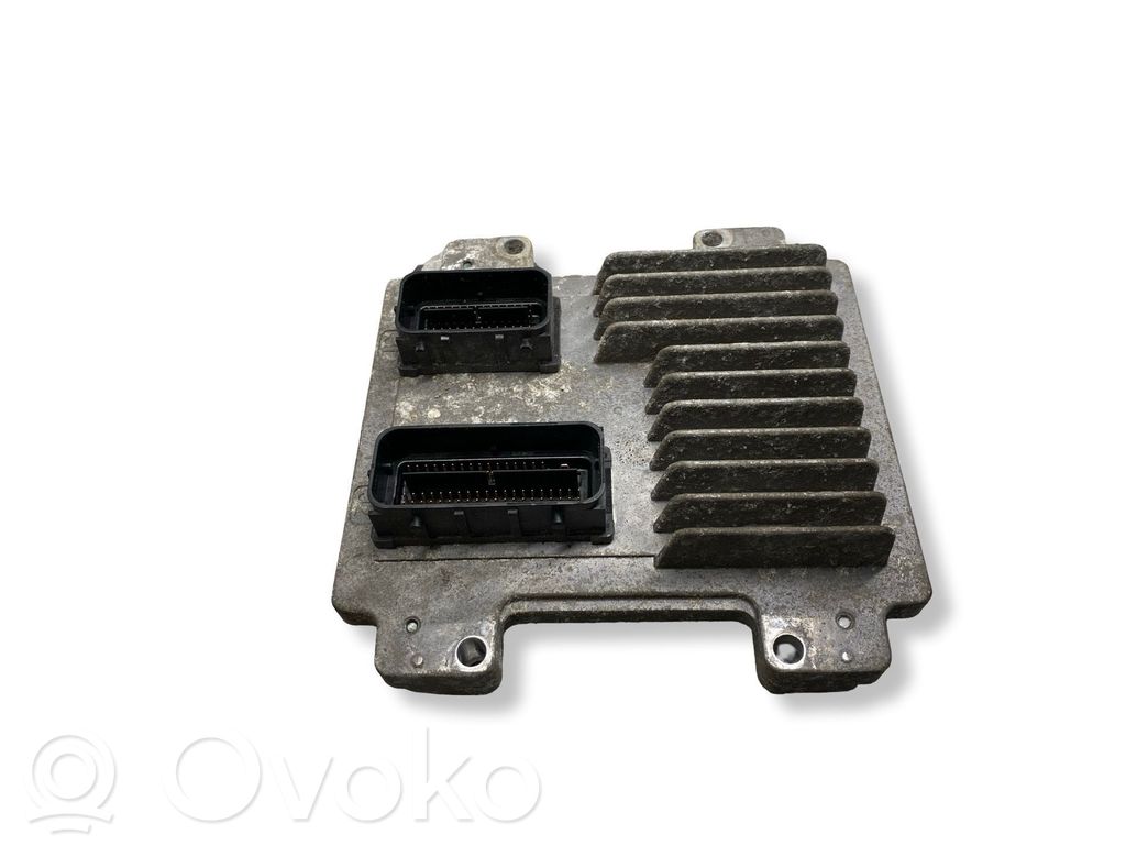 Opel Astra J Calculateur moteur ECU 