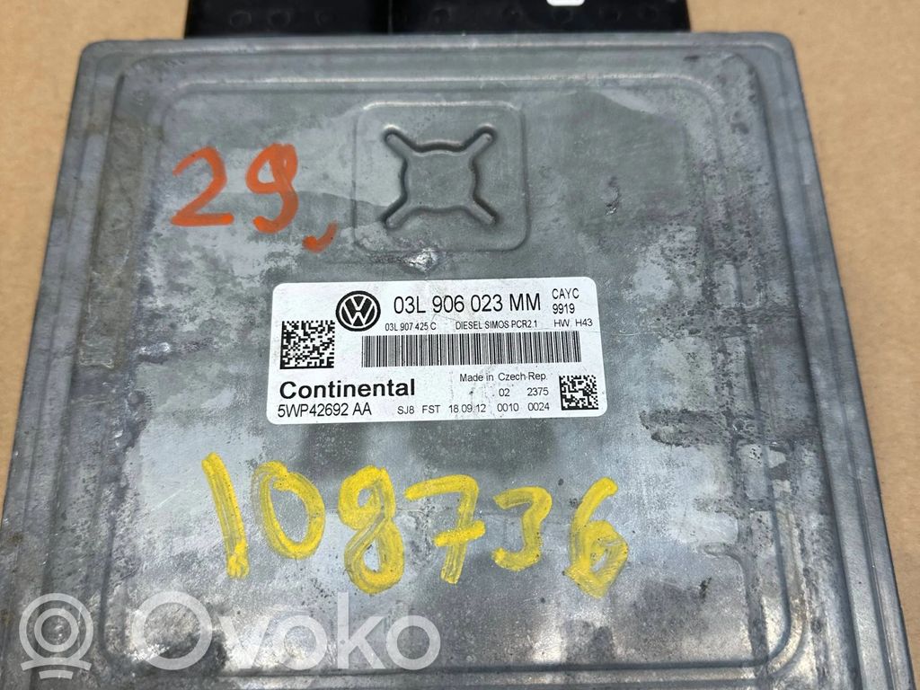 Volkswagen Golf VI Engine control unit/module 