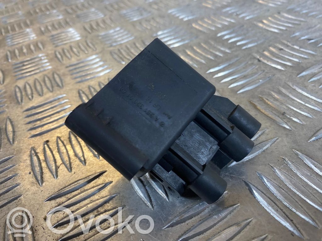 Volkswagen PASSAT B6 Bloc supape suspensie pneumatică 