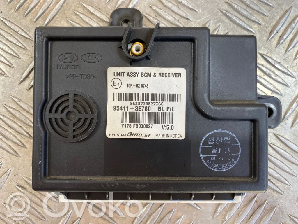 KIA Sorento Unidad de control/módulo de carrocería central 