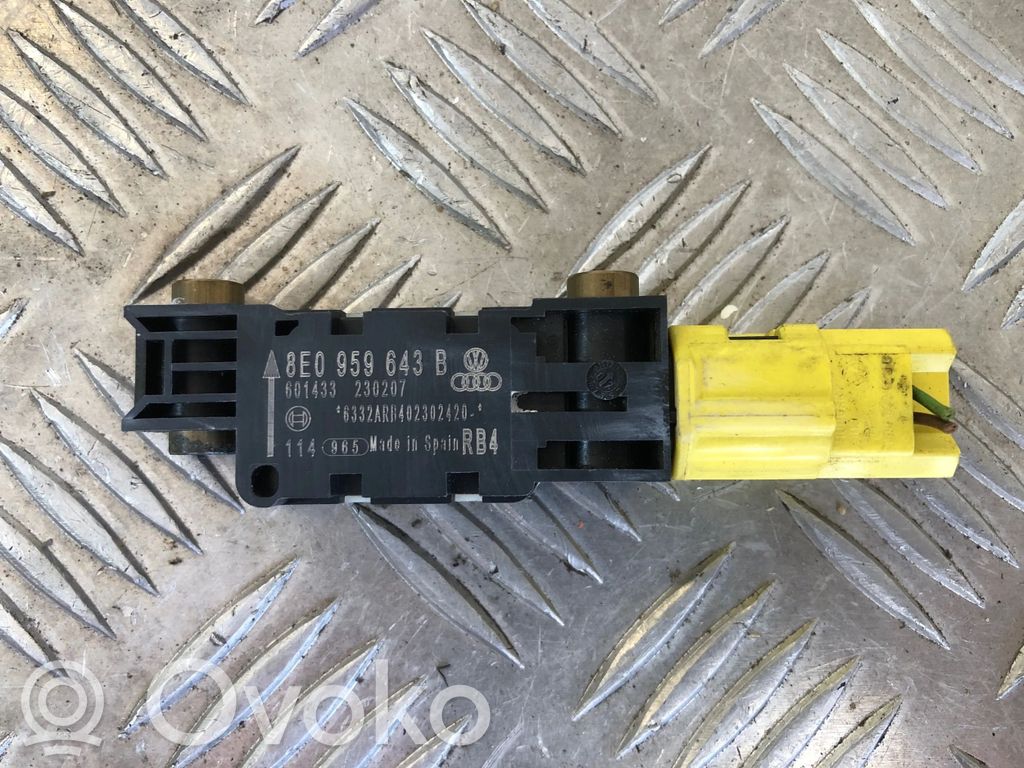 Audi A4 S4 B7 8E 8H Senzor impact/declanșare airbag 