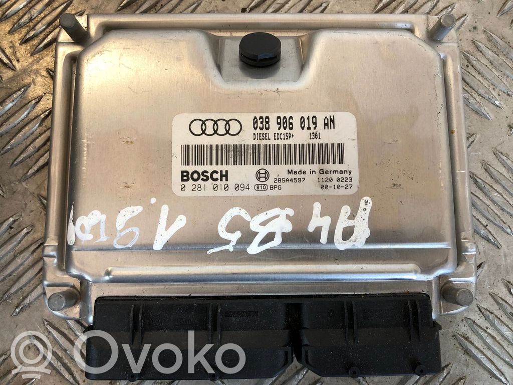 Audi A4 S4 B5 8D Unidad de control/módulo del motor 