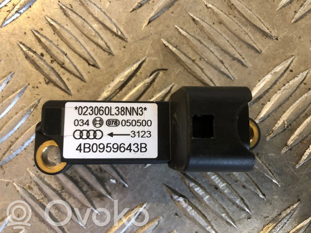 Audi A6 S6 C5 4B Airbagsensor Crashsensor Drucksensor 