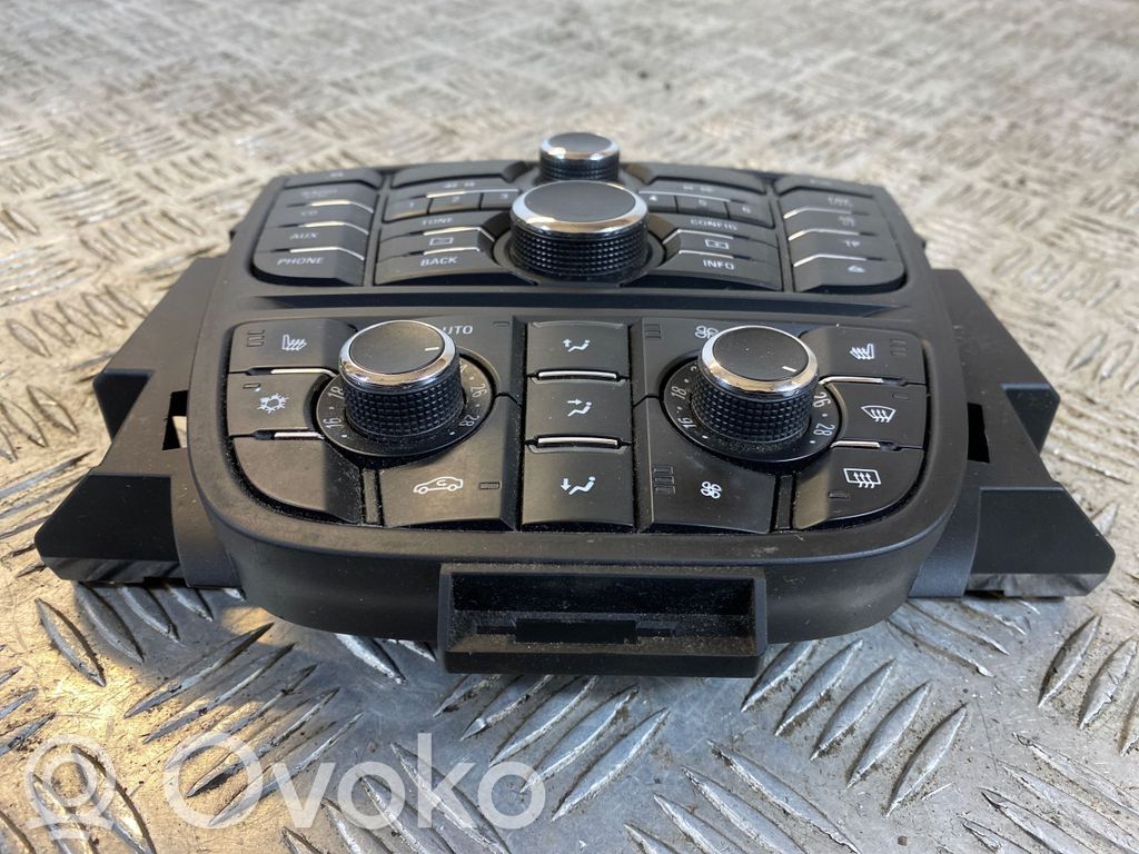 Opel Astra J Unidad central de control multimedia 