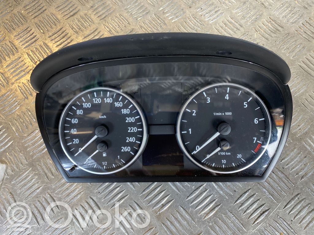 Geschwindigkeitsmesser Cockpit   6974655,102544031,450019024
