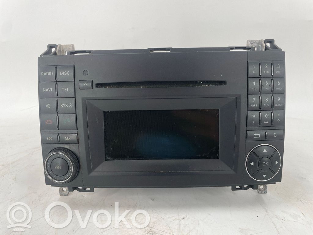 Panel / Radioodtwarzacz CD/DVD/GPS   A1699008400