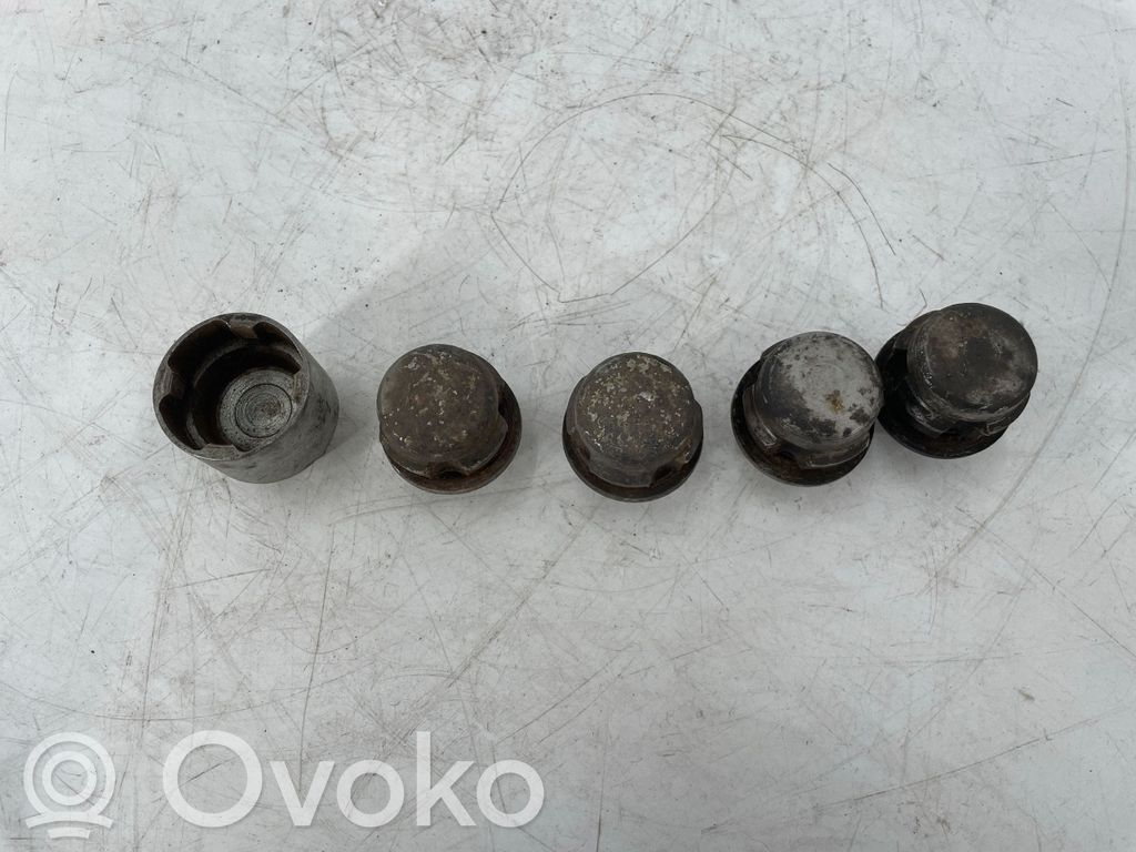 Land Rover Discovery 3 - LR3 Dadi antifurto e blocco ruota 