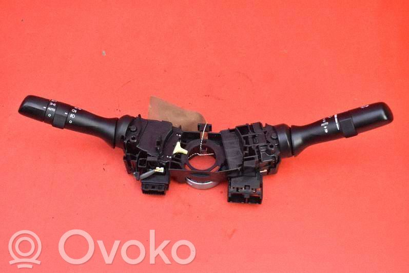 Toyota Avensis T270 Alte comutatoare/butoane 