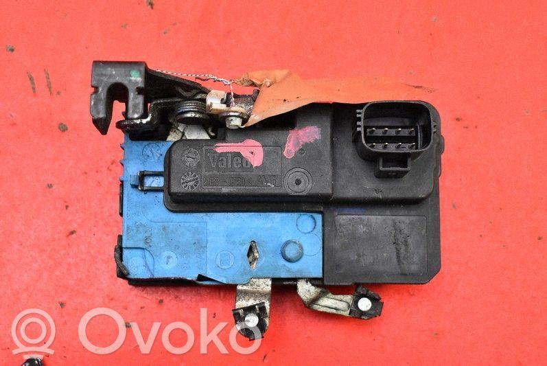 Volvo V70 Serratura portiera anteriore 