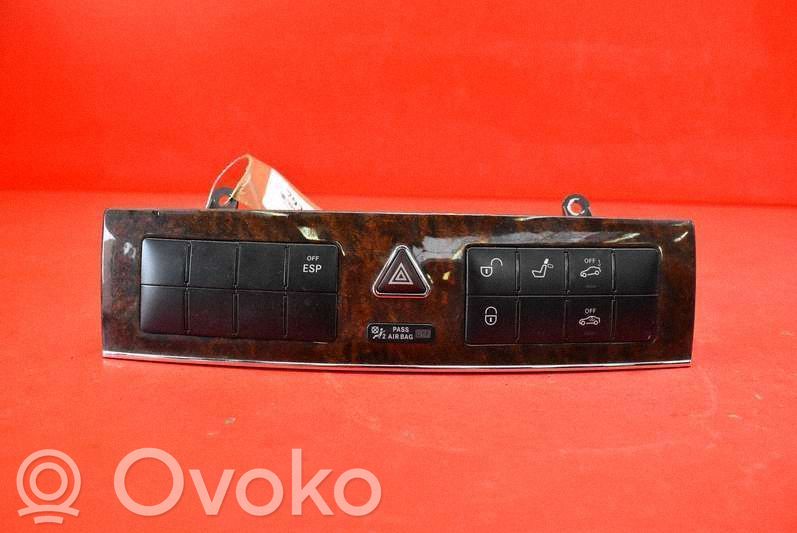 Mercedes-Benz C W203 Comutator lumini pericol 