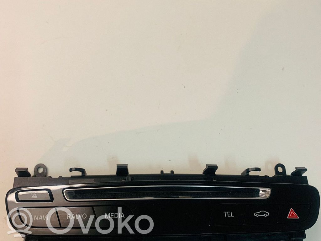 Mercedes-Benz C W205 Panel / Radioodtwarzacz CD/DVD/GPS