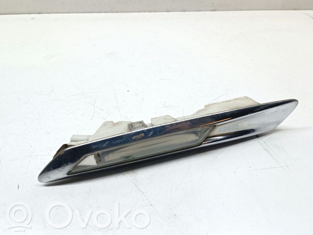 BMW 5 F10 F11 Indicatore di direzione del parafango anteriore