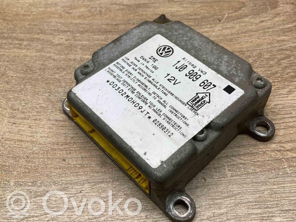 Volkswagen PASSAT B5 Centralina/modulo airbag