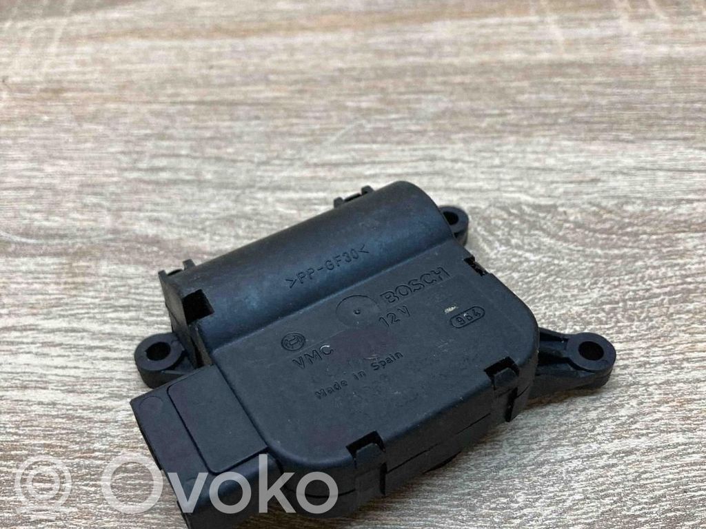 Audi A4 S4 B6 8E 8H Motorino attuatore aria