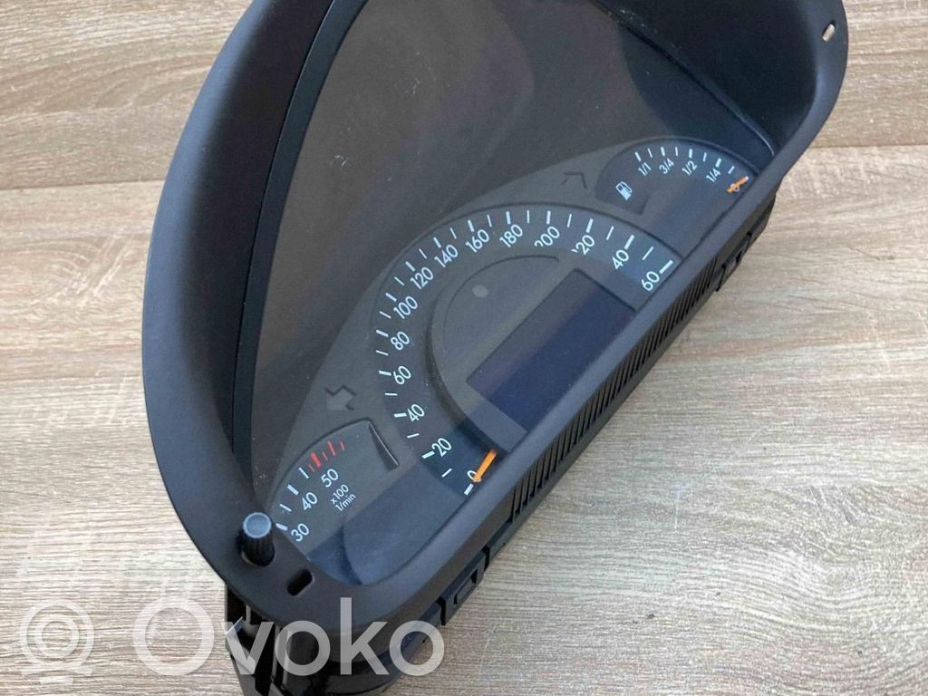 Mercedes-Benz C W203 Vitezometru (grup de instrumente) 