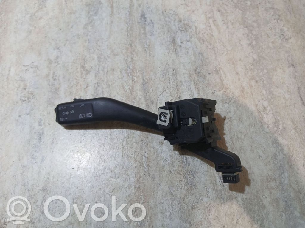 Volkswagen Touran I Commodo de clignotant 