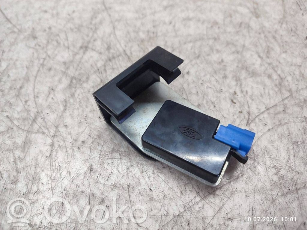 Ford Mondeo MK V Pystyantennivahvistin