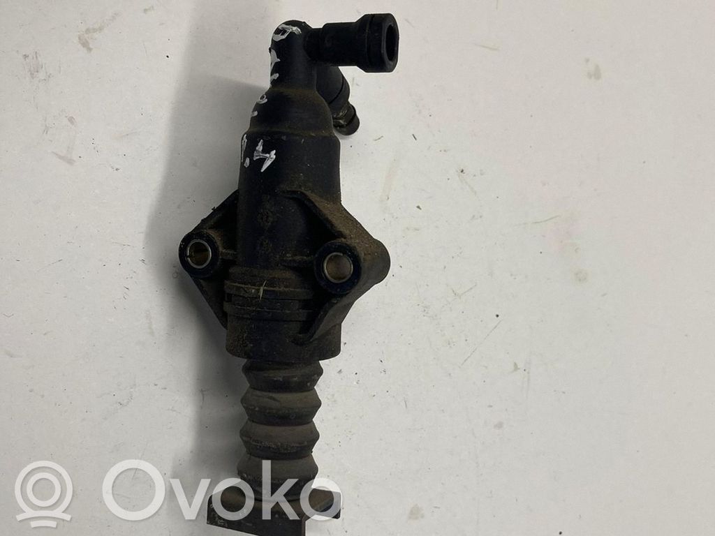 Volkswagen Golf IV Kytkimen pääsylinteri
