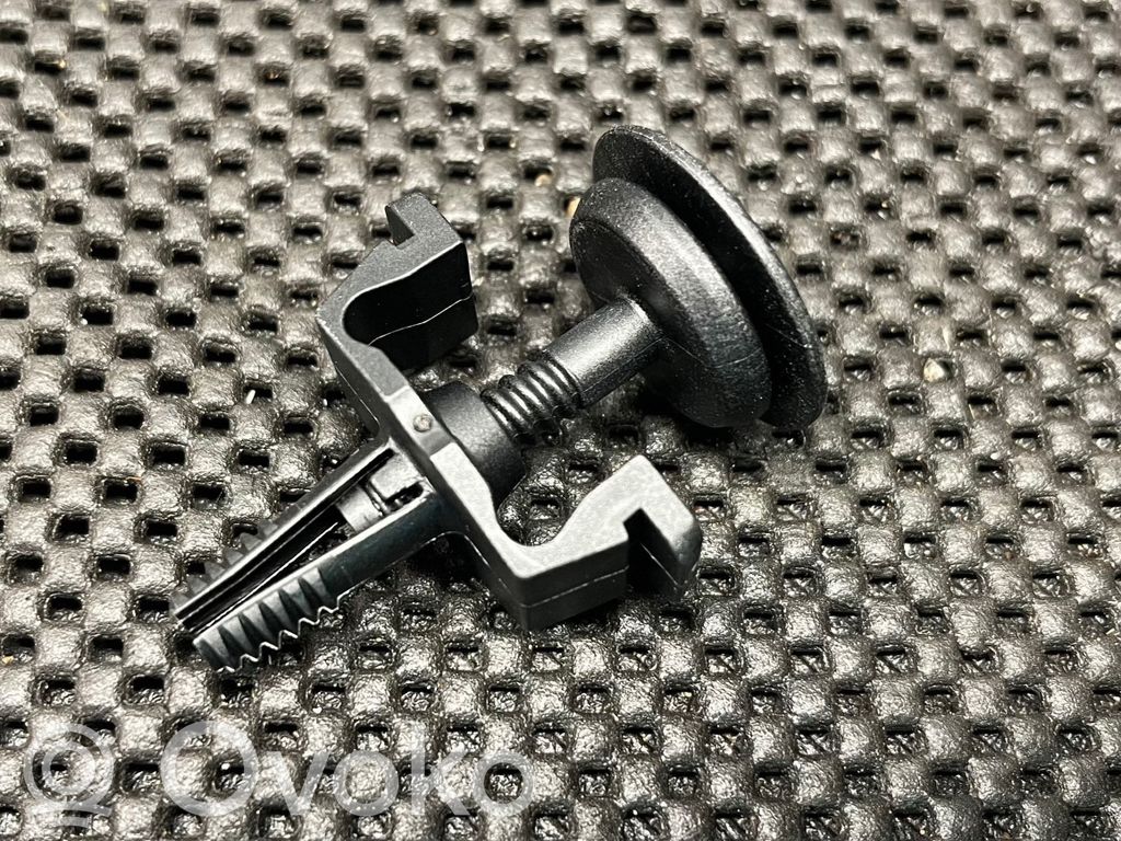 Mercedes-Benz C AMG W205 Fixation de radiateur