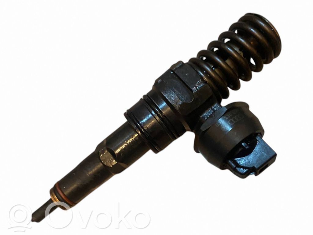 Volkswagen Golf V Polttoainesuutin