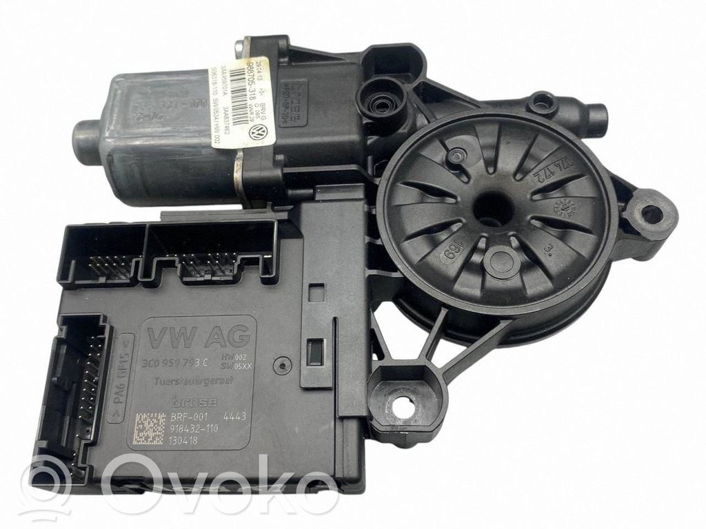 Volkswagen PASSAT B7 Motor del regulador de la ventanilla de la puerta delantera