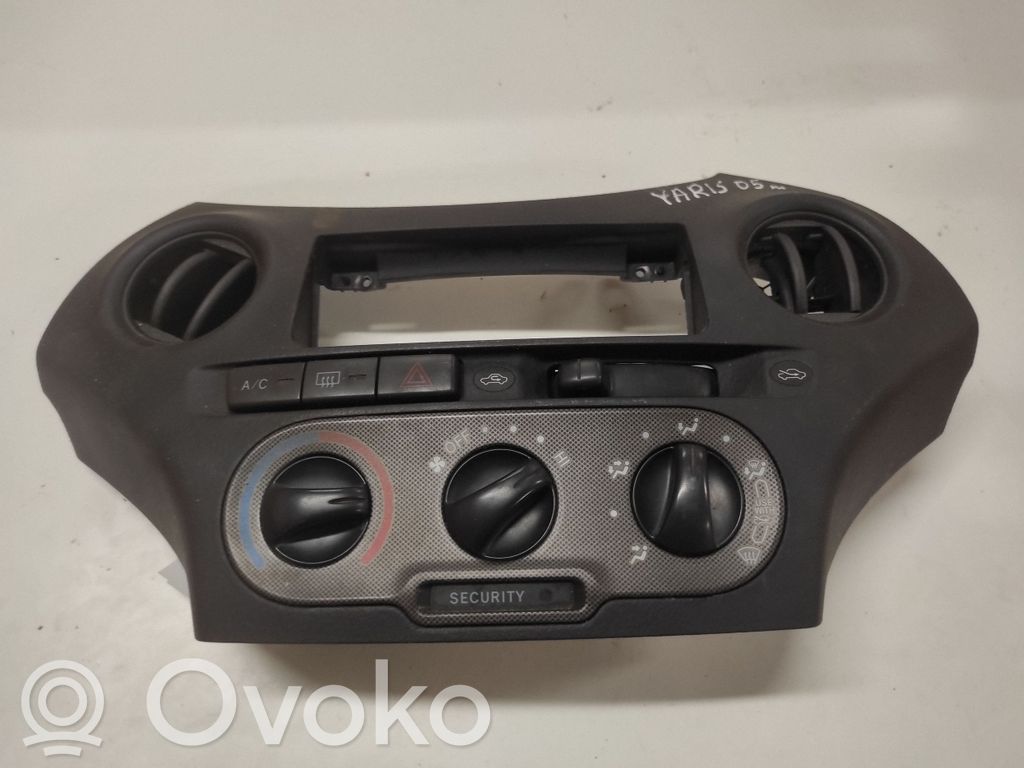 Toyota Yaris Panel klimatyzacji 