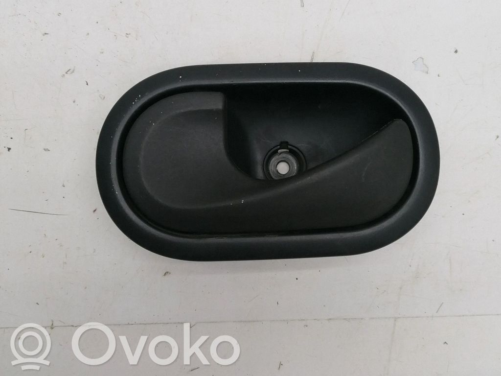 Renault Clio III Manecilla interna puerta trasera
