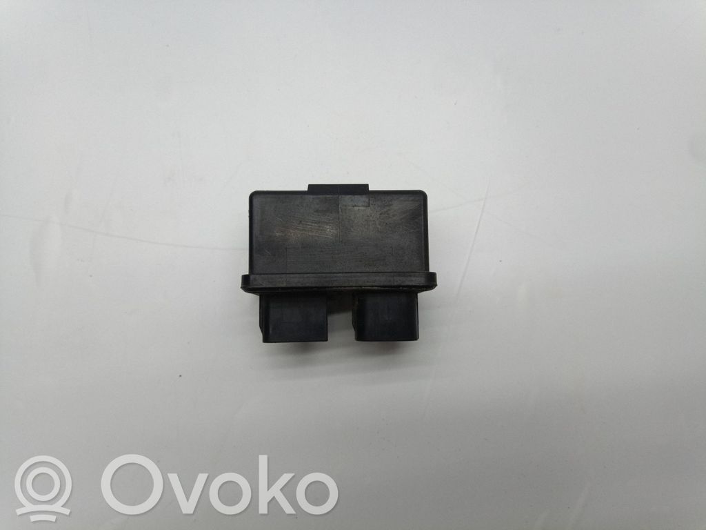 Subaru B9 Tribeca Logu tīrītāju relejs