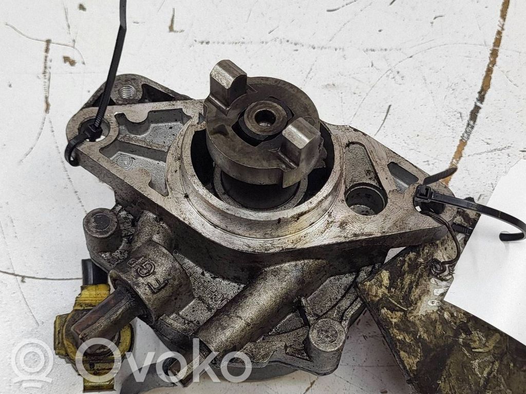 Opel Astra H Alipainepumppu 